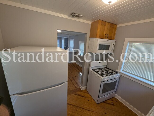 Building Photo - Cute Bungalow in Colonial Hills Neighborhood
