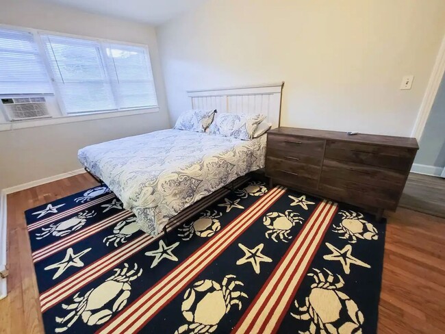 Building Photo - 949 SW 13th St