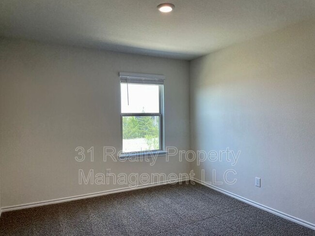 Building Photo - 3205 Sweetwater Way