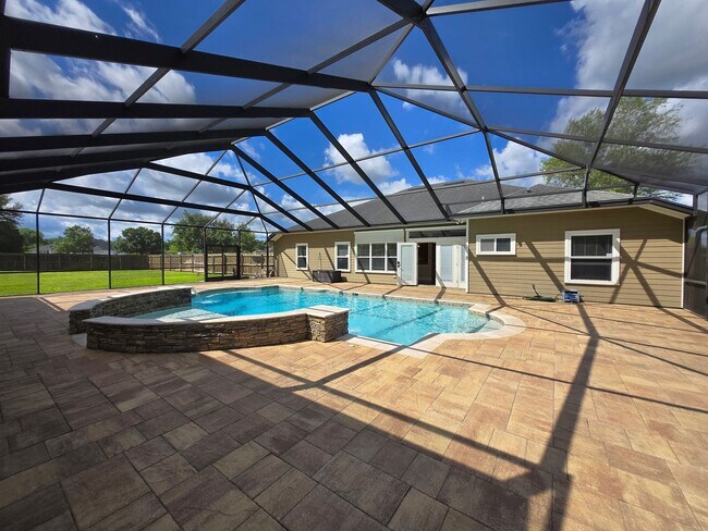 Building Photo - Gorgeous 4-Bedroom Home with Office, Pool,...