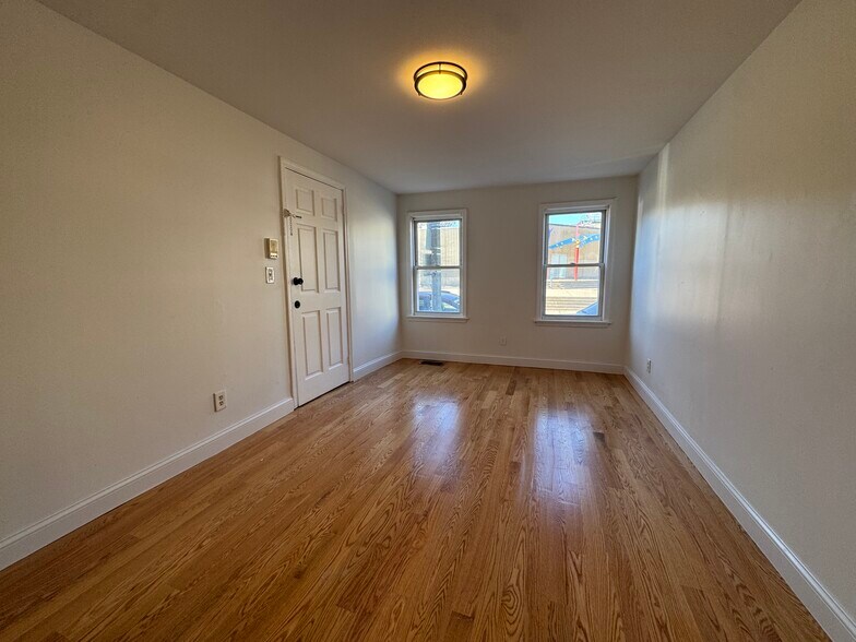 Primary Photo - 205 D St