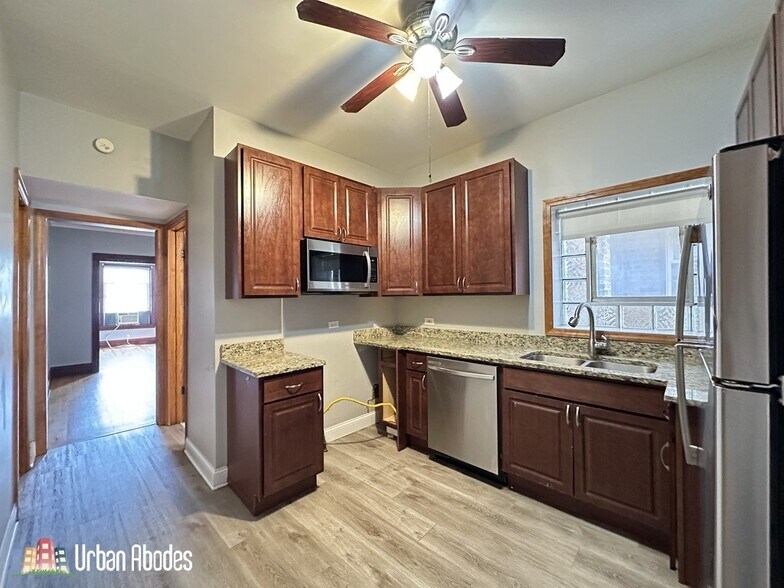 Building Photo - 3530 N Elston Ave