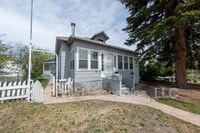 Building Photo - 506 E 7th St