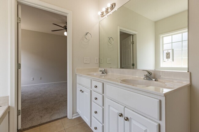 Building Photo - 4013 Kristen St