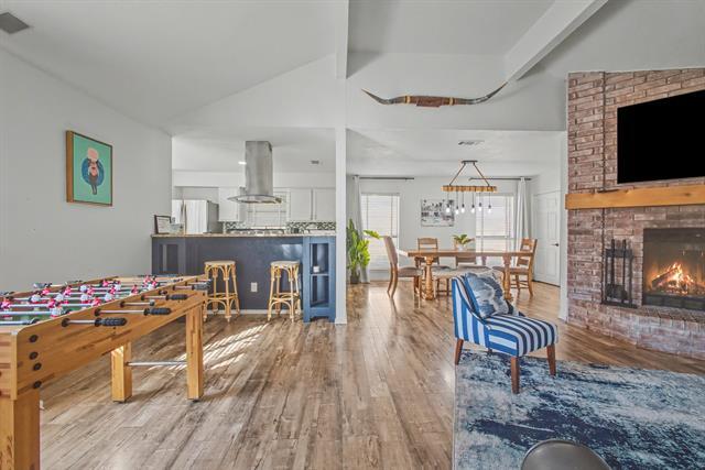 Building Photo - 913 Sandhurst Dr