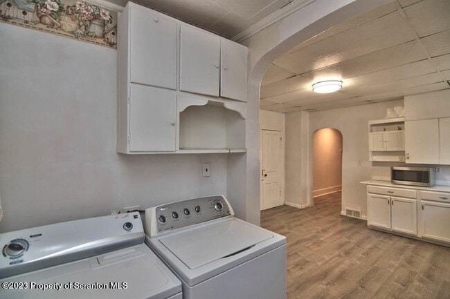 Building Photo - 1418 Capouse Ave