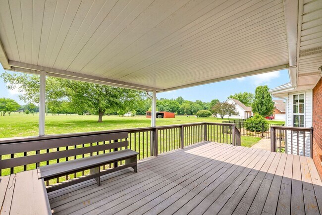 Building Photo - 1 Level Ranch Sitting on 3 Acres- Close to...