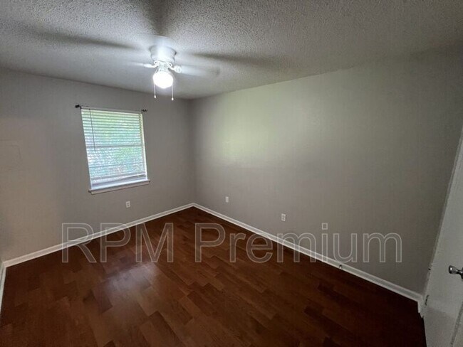 Building Photo - 4133 Lee St