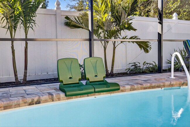 Building Photo - 1412 Gladys Cir