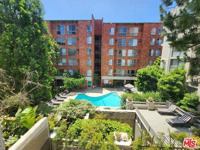 Building Photo - 1440 Veteran Ave