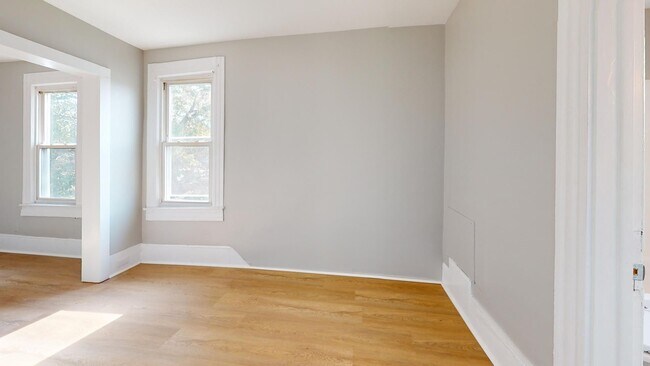 Building Photo - 1371 W 85th St