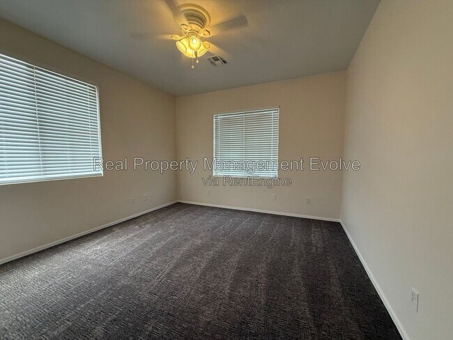 Building Photo - 1234 W Remington Dr