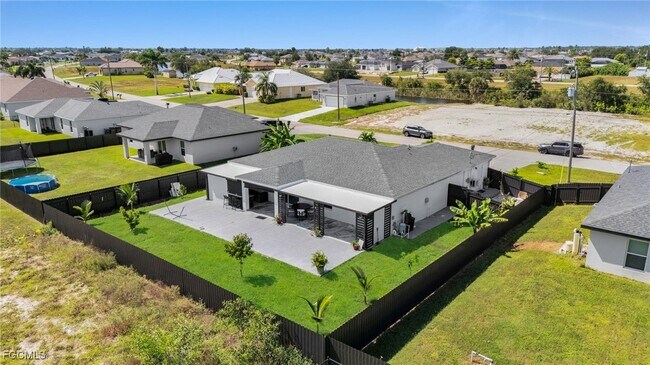 Building Photo - 3095 NW 4th Pl