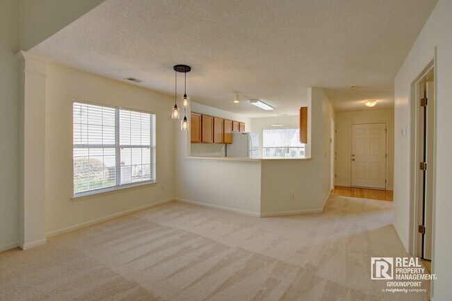 Building Photo - 239 Dupont Way