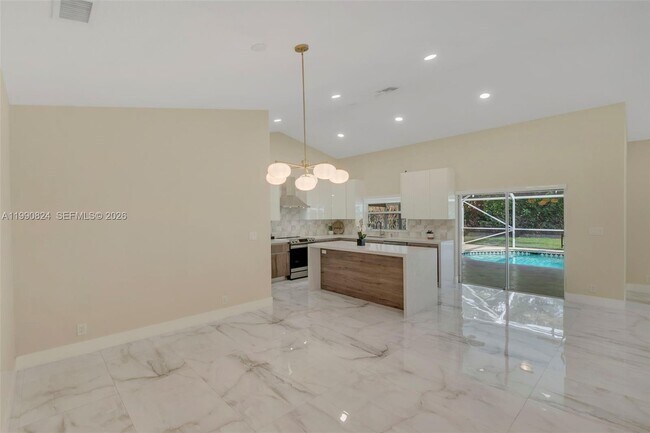 Building Photo - 10425 NW 48th Manor