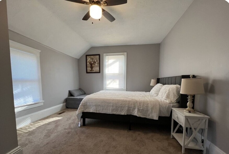 Building Photo - 3712 Hyde Ave