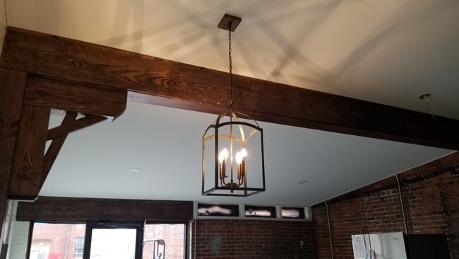 Building Photo - 503 Main St S