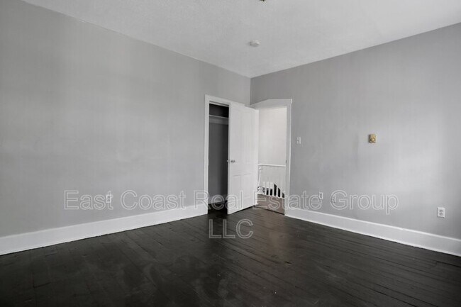 Building Photo - 113 N Centre St