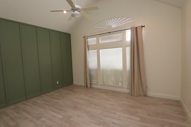 Building Photo - 7950 Riviera Ct