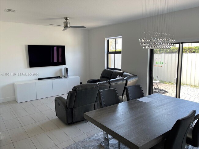 Building Photo - 8860 NW 103rd Ave