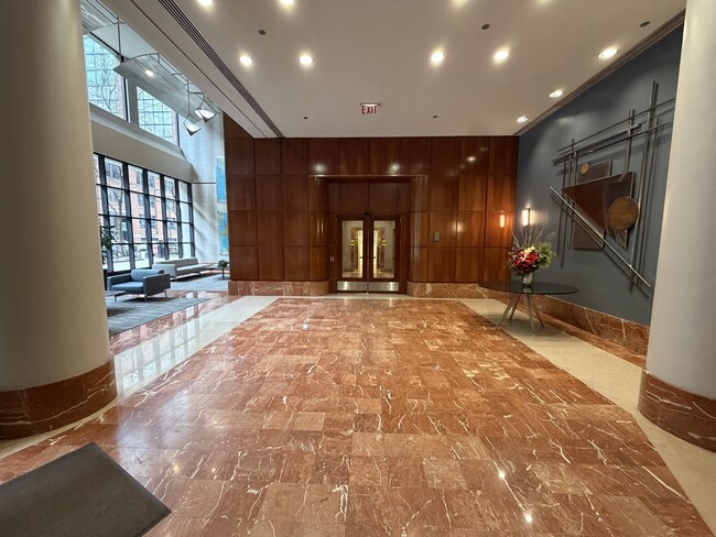 Building Photo - 211 E Ohio St