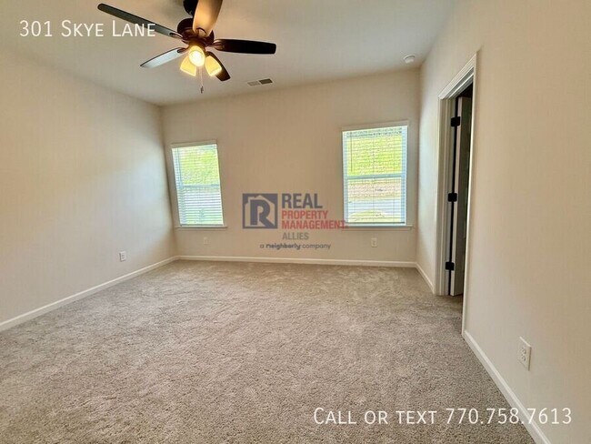 Building Photo - 301 Skye Ln