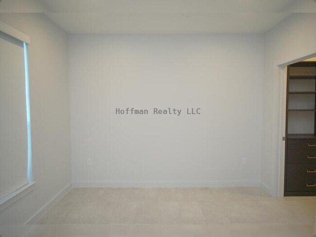 Building Photo - 2-Bed, 2.5-Bath Water-Front Condo in South Tampa