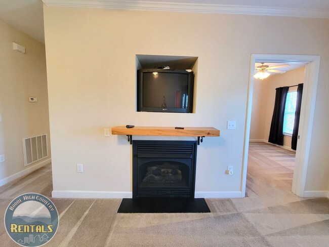 Building Photo - 3bd/3ba Pine Ridge Condo