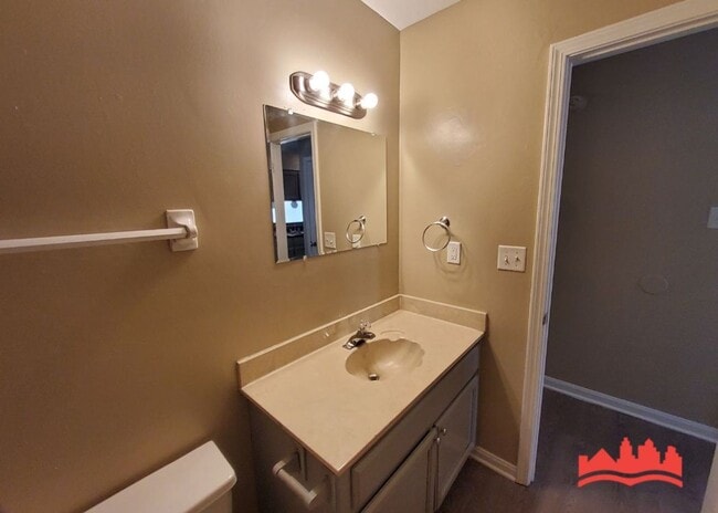 Building Photo - 3902 Ross Rd