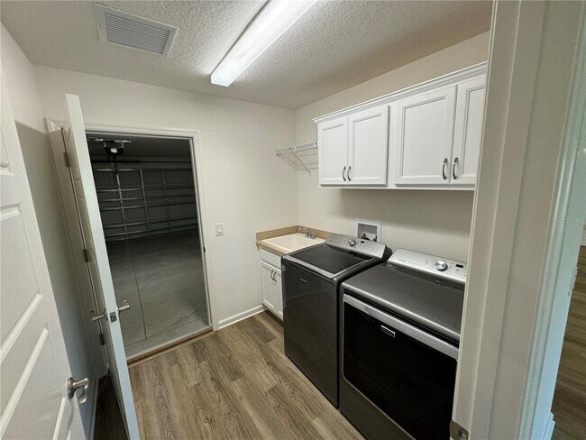 Building Photo - 7267 Cornwall Wy