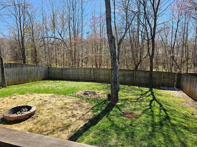 Building Photo - Near Dover Rd. Close to Post! 3 Bed/2 Bath...