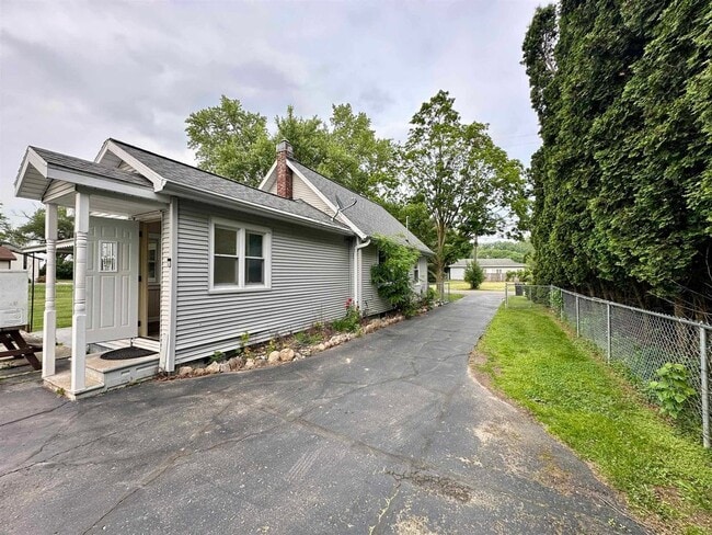 Building Photo - 1034 Evanston Dr