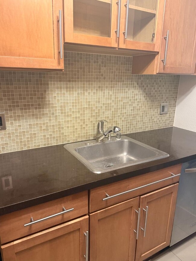 Building Photo - 6226 Shelter Creek Ln