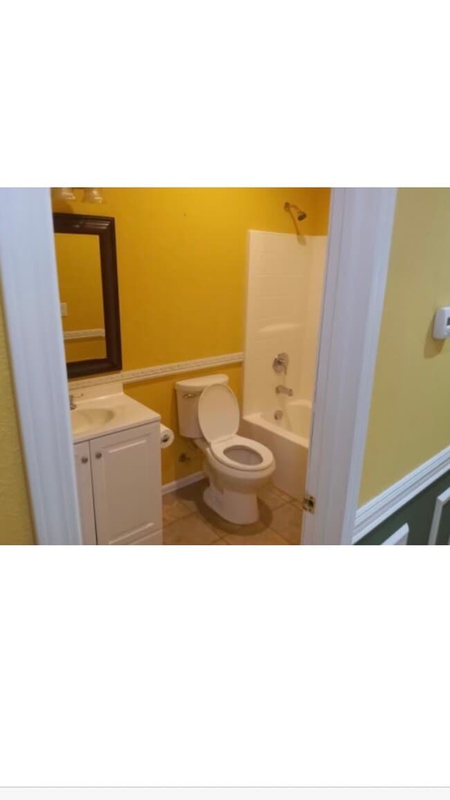 Building Photo - 1723 W 19th Ave