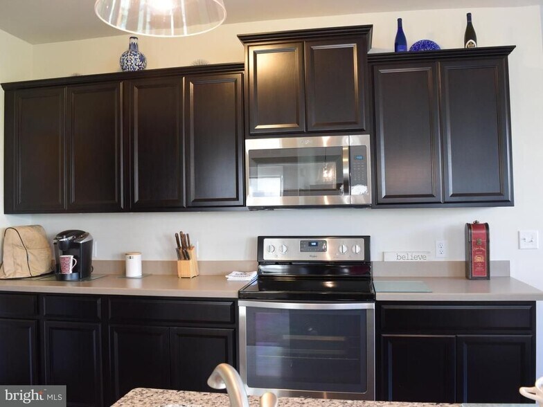 Building Photo - 690 Whitetail Dr