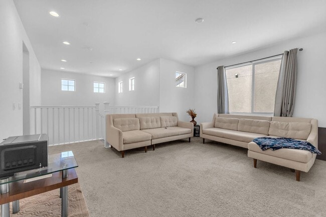 Building Photo - Spacious 5-Bedroom Home in Spencer’s Crossing – Murrieta - 6 Month - 1 Year or Lease To Own!