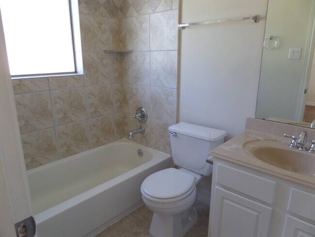 Building Photo - 3710 Sherwood Ln