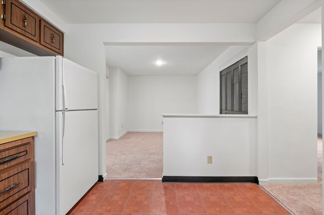 Building Photo - Ready for mid-May, don't miss this SPACIOUS 2-bedroom in the heart of Crafton!