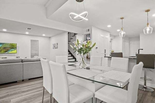 Building Photo - 1916 Shorewood Dr