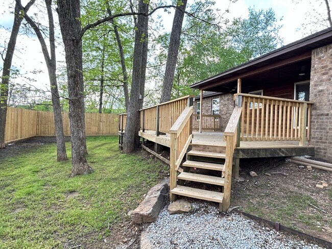 Building Photo - 2409 S Brandi Dr