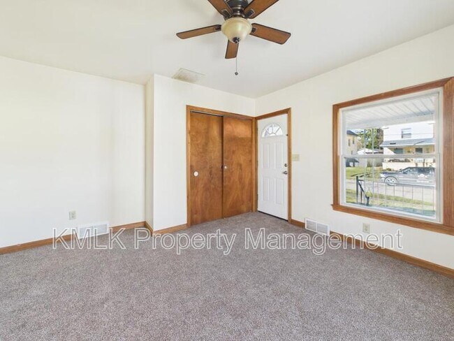 Building Photo - 444 7th St