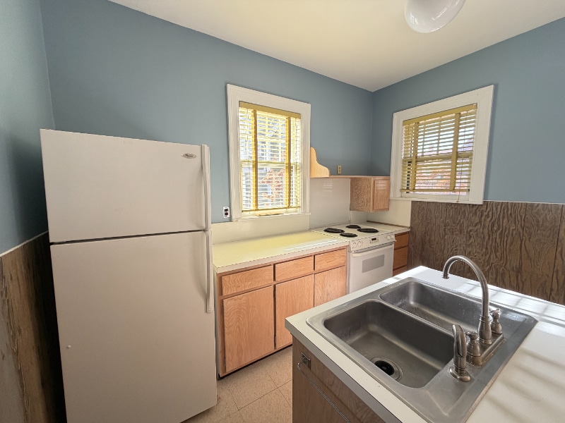 Building Photo - 1155 N Cherry St