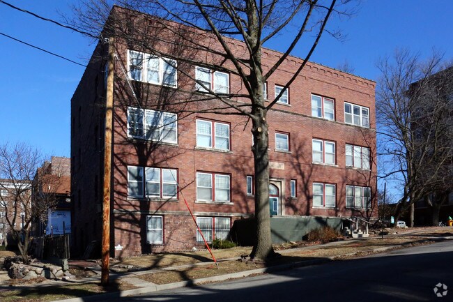 Building Photo - 1801 Pleasant St