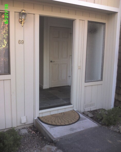 Front entry - 989 Tahoe Boulevard