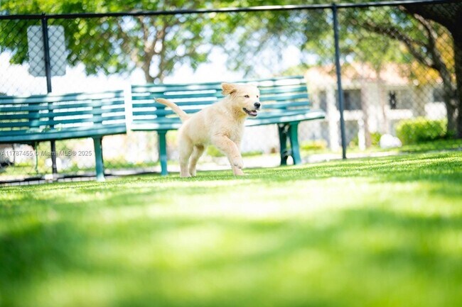 Building Photo - 6503 N Military Trl