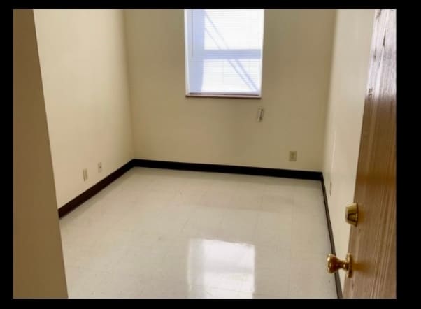 Building Photo - 930 4th St