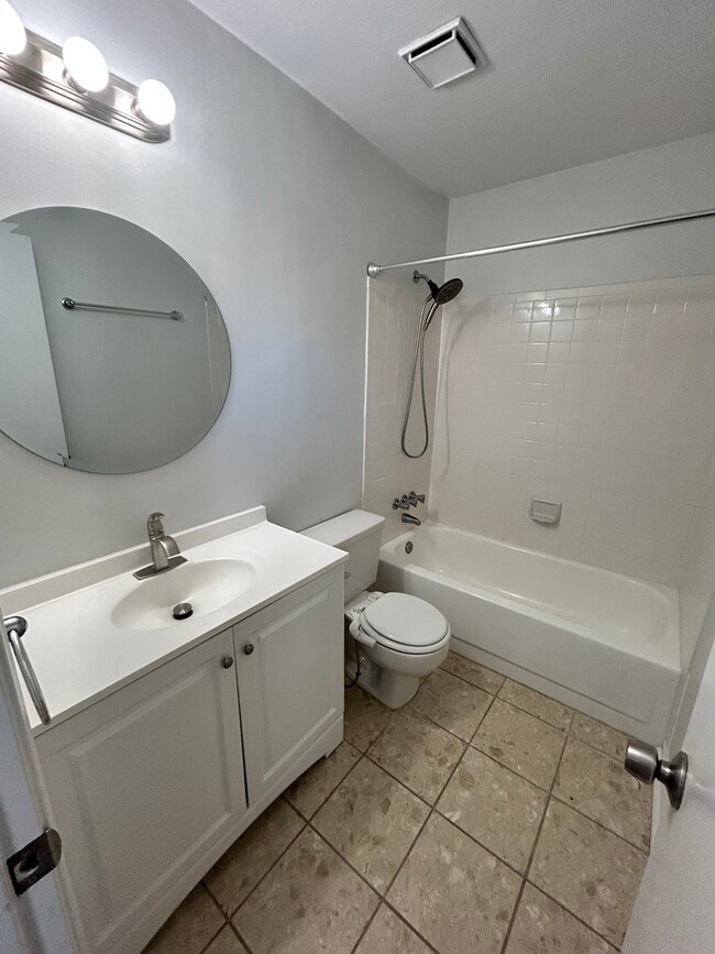 Building Photo - 1889 Eunice Ct