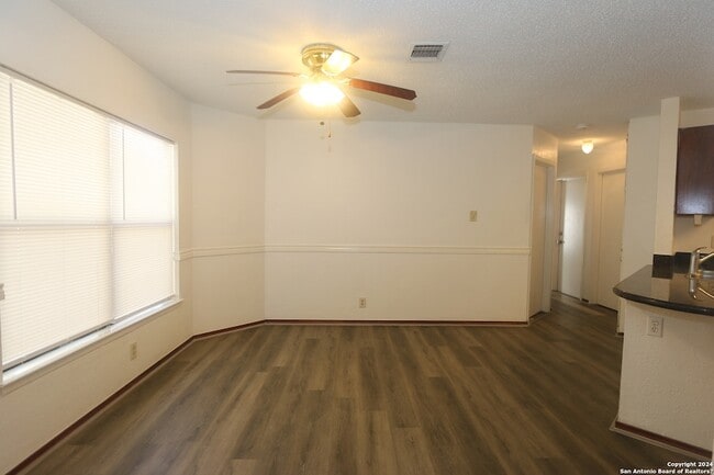 Building Photo - 6943 Sunshine Tree Dr