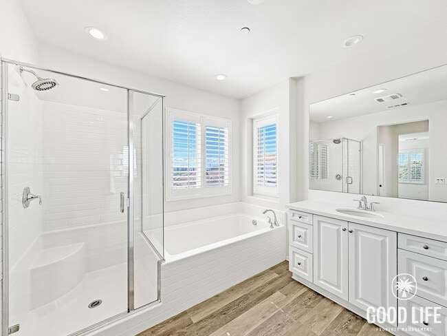 Building Photo - Stunning 2000+ sqft  4B/3BA Home in a Great Community!