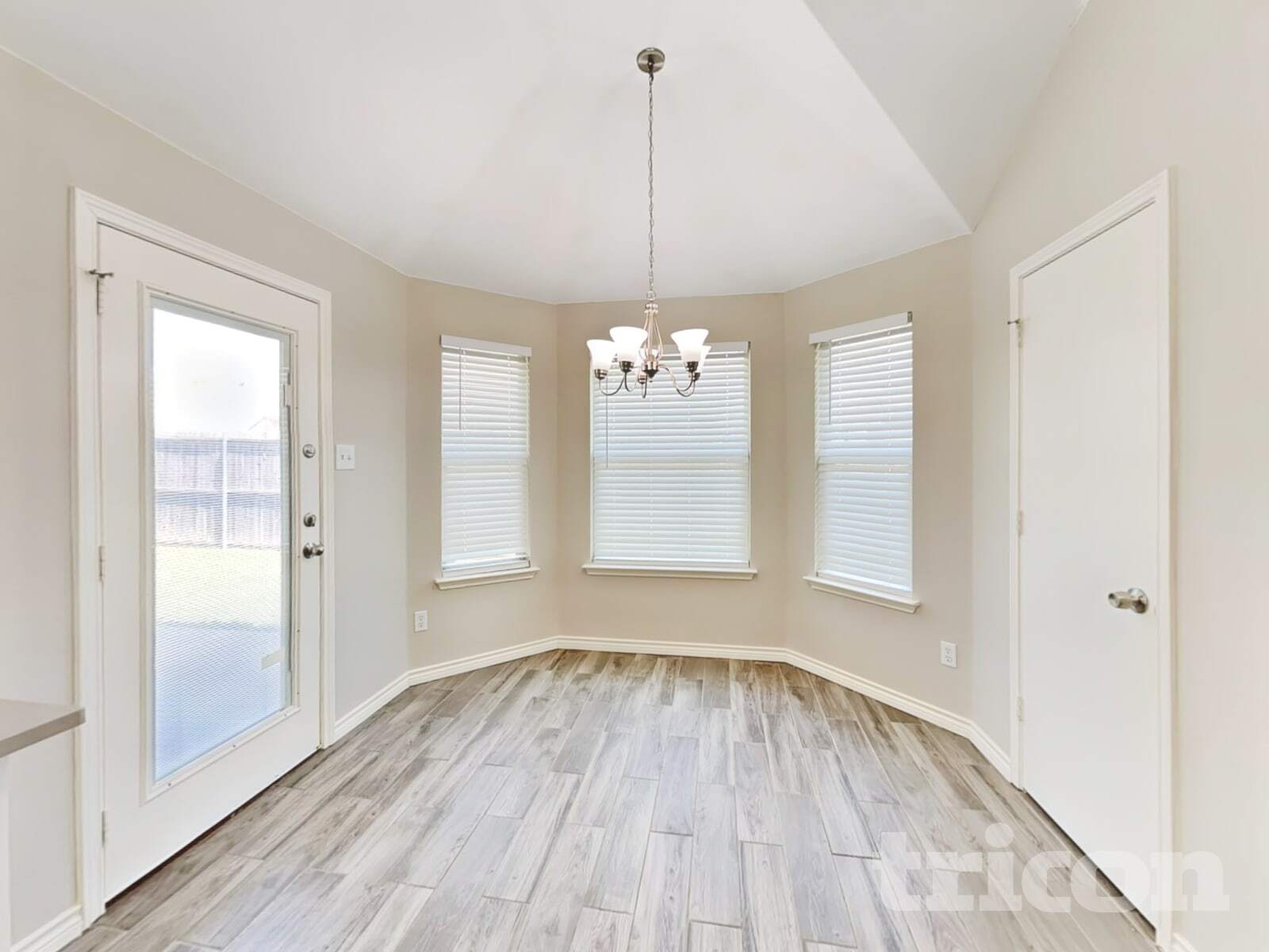 Building Photo - 6701 Fairglen Dr